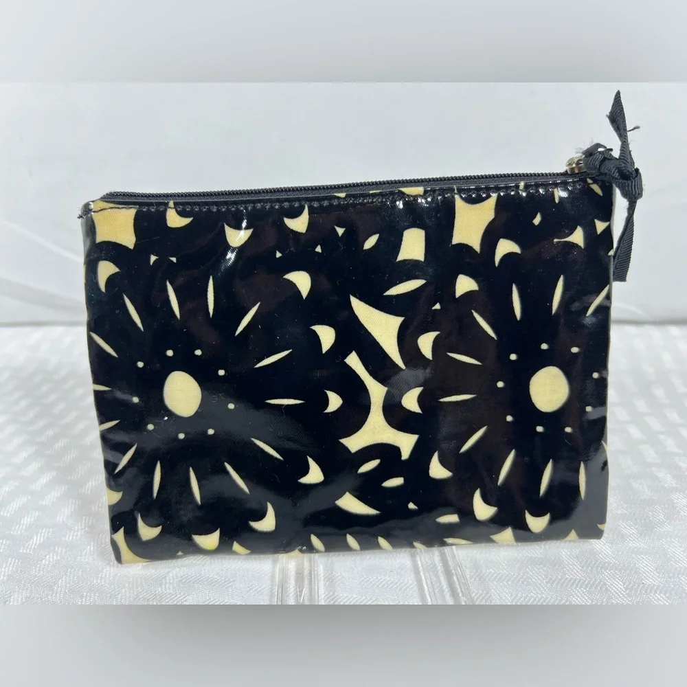 2069: Kate Spade Black & Cream Floral Print Zip Cosmetic Pouch